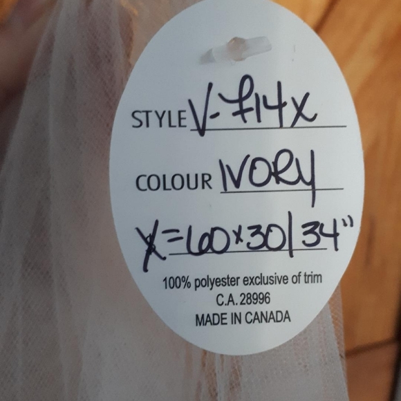 Wedding dress - Picture 6 of 11